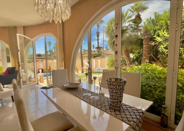 4 Zimmer Villa zu verkaufen in Doña Pepa, Rojales mit Pool - 575.000 € (Ref: 10062508)