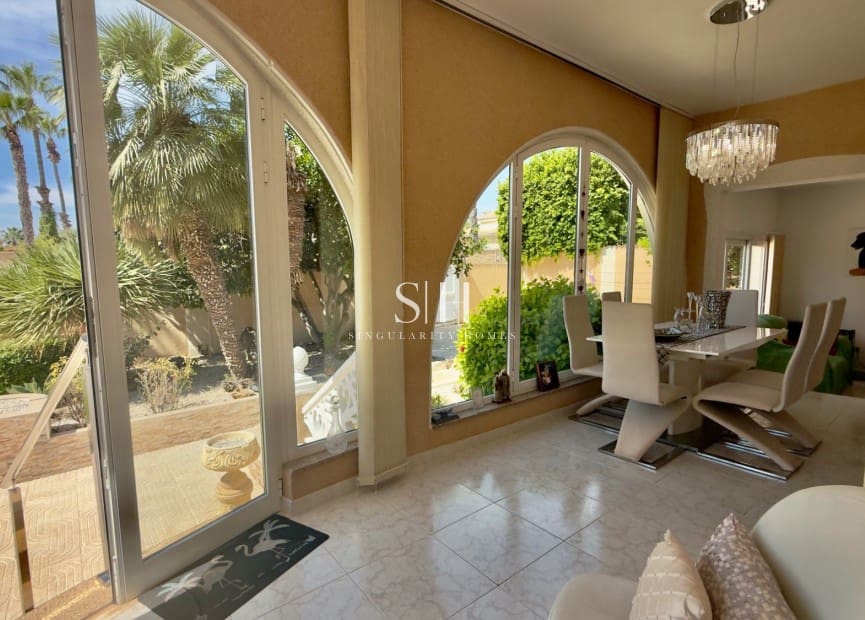 4 Zimmer Villa zu verkaufen in Dona Pepa mit Pool - 575.000 € (Ref: 10062508)