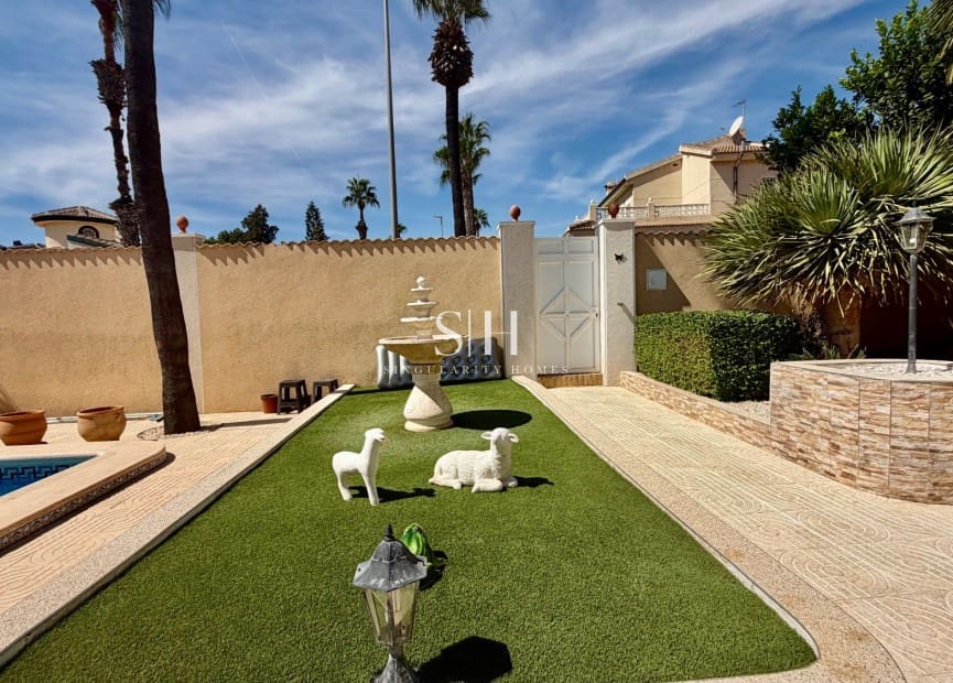 4 Zimmer Villa zu verkaufen in Dona Pepa mit Pool - 575.000 € (Ref: 10062508)