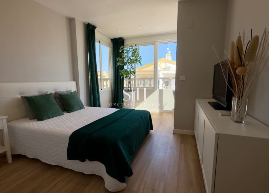 3 sypialnia Dom szeregowy na sprzedaż w La Florida z basenem garażem - 268 800 € (Ref: 10062509)