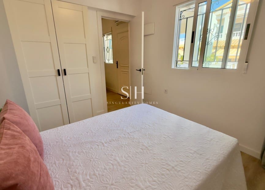 3 sypialnia Dom szeregowy na sprzedaż w La Florida z basenem garażem - 268 800 € (Ref: 10062509)