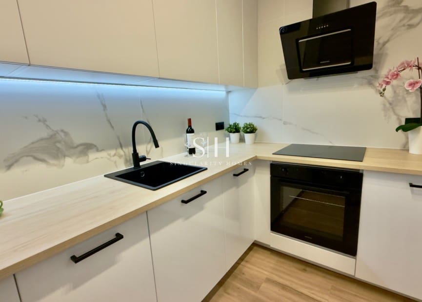 3 sypialnia Dom szeregowy na sprzedaż w La Florida z basenem garażem - 268 800 € (Ref: 10062509)