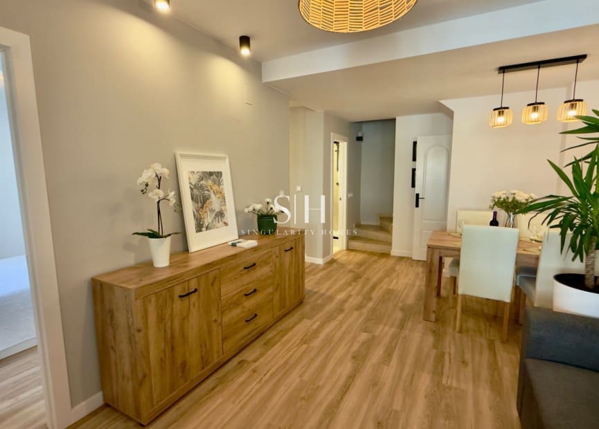 3 sypialnia Dom szeregowy na sprzedaż w La Florida z basenem garażem - 268 800 € (Ref: 10062509)