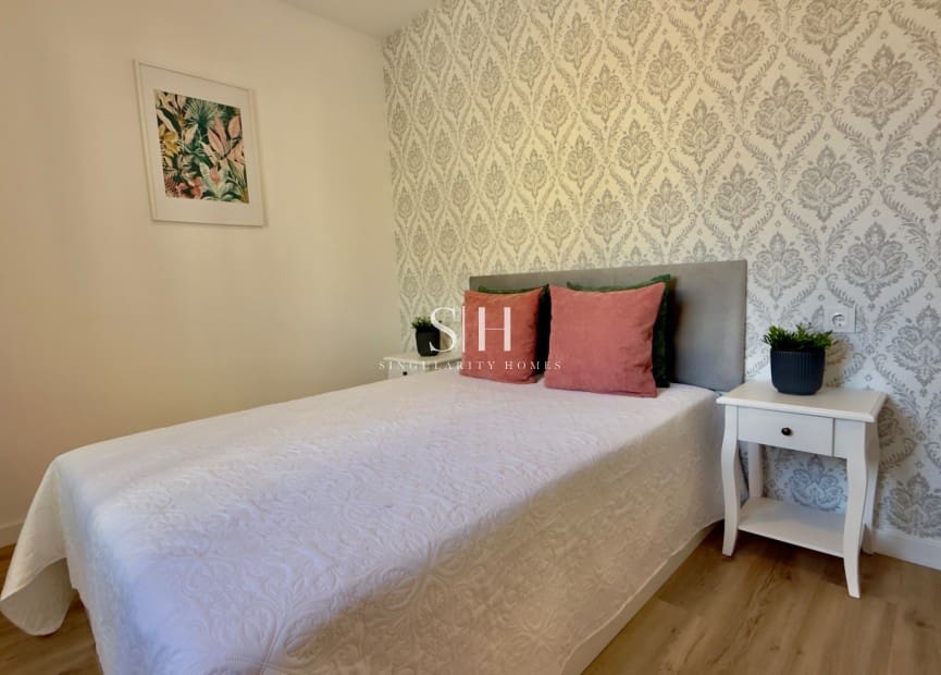 3 sypialnia Dom szeregowy na sprzedaż w La Florida z basenem garażem - 268 800 € (Ref: 10062509)