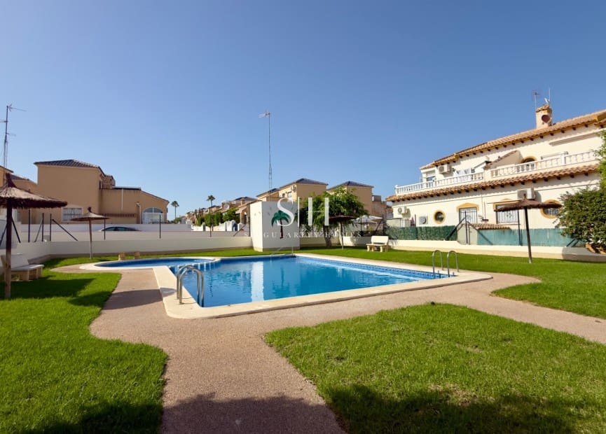 3 sypialnia Dom szeregowy na sprzedaż w La Florida z basenem garażem - 268 800 € (Ref: 10062509)