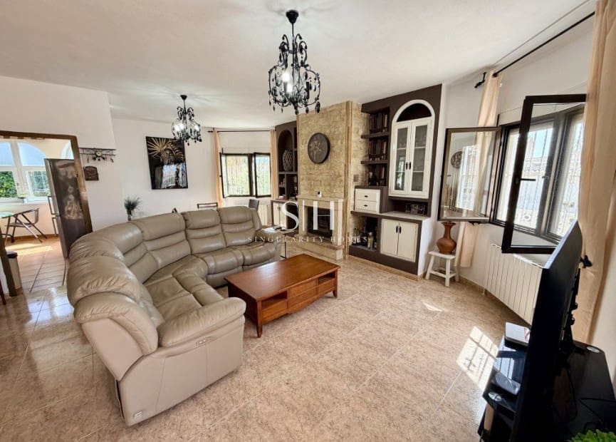 Chalet de 3 habitaciones en Benijófar en venta con garaje - 318.000 € (Ref: 10062818)