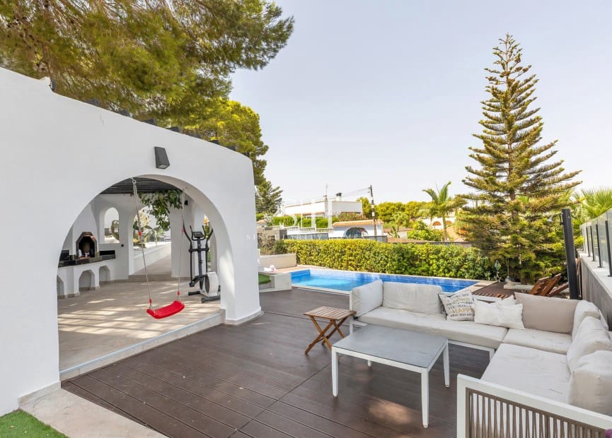 5 quarto Moradia para venda em Los Balcones com piscina garagem - 849 000 € (Ref: 10062820)