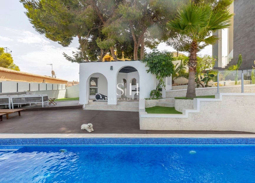 5 quarto Moradia para venda em Los Balcones com piscina garagem - 849 000 € (Ref: 10062820)