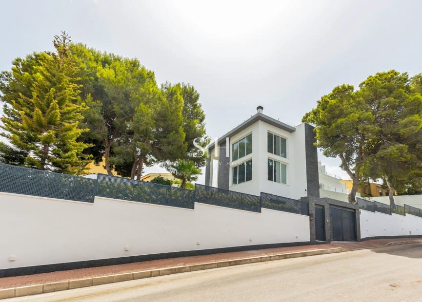 5 quarto Moradia para venda em Los Balcones com piscina garagem - 849 000 € (Ref: 10062820)