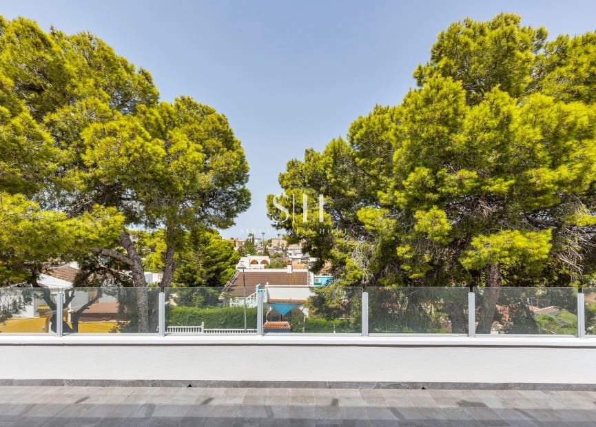 5 quarto Moradia para venda em Los Balcones com piscina garagem - 849 000 € (Ref: 10062820)