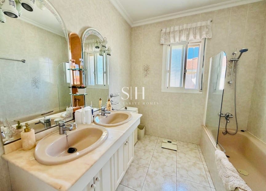 Chalet de 4 habitaciones en Ciudad Quesada en venta con piscina garaje - 699.000 € (Ref: 10077191)
