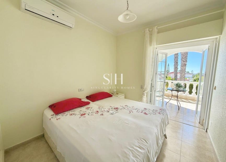 Chalet de 4 habitaciones en Ciudad Quesada en venta con piscina garaje - 699.000 € (Ref: 10077191)