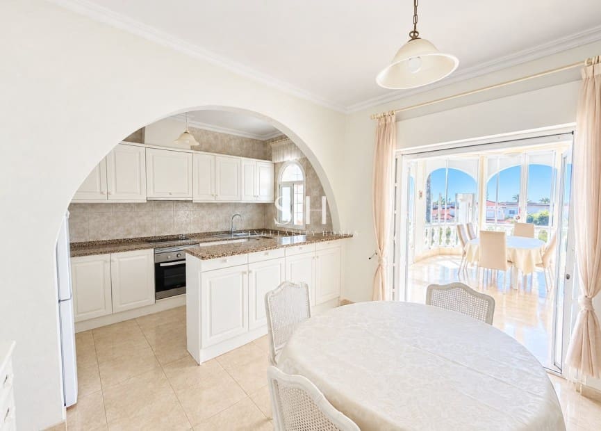 Chalet de 4 habitaciones en Ciudad Quesada en venta con piscina garaje - 699.000 € (Ref: 10077191)