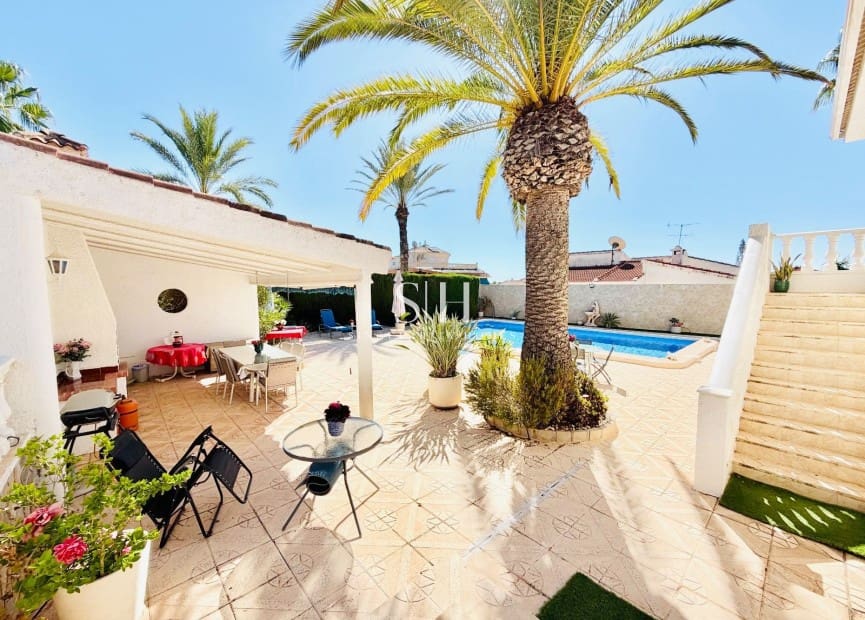 Chalet de 4 habitaciones en Ciudad Quesada en venta con piscina garaje - 699.000 € (Ref: 10077191)