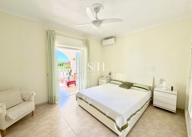 Chalet de 4 habitaciones en Ciudad Quesada, Rojales en venta con piscina garaje - 699.000 € (Ref: 10077191)
