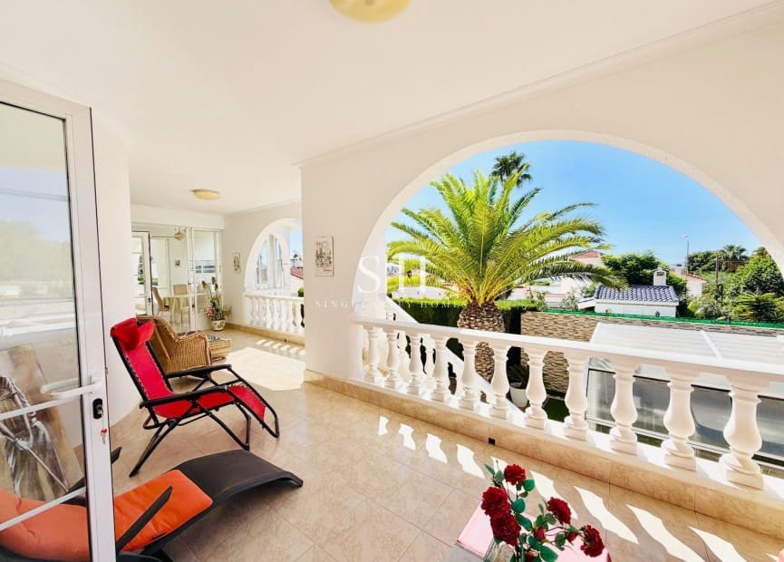 Chalet de 4 habitaciones en Ciudad Quesada en venta con piscina garaje - 699.000 € (Ref: 10077191)