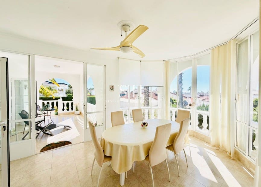 Chalet de 4 habitaciones en Ciudad Quesada en venta con piscina garaje - 699.000 € (Ref: 10077191)
