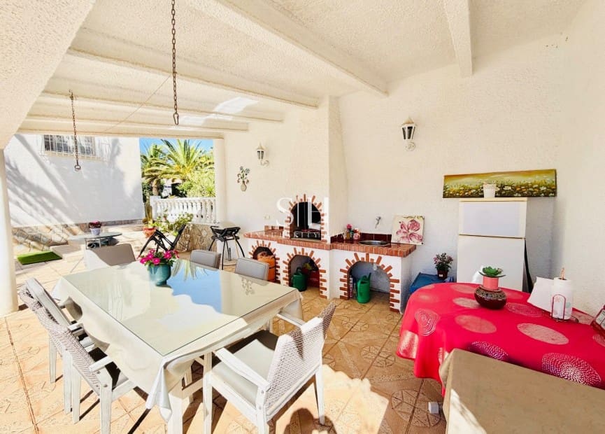 Chalet de 4 habitaciones en Ciudad Quesada en venta con piscina garaje - 699.000 € (Ref: 10077191)