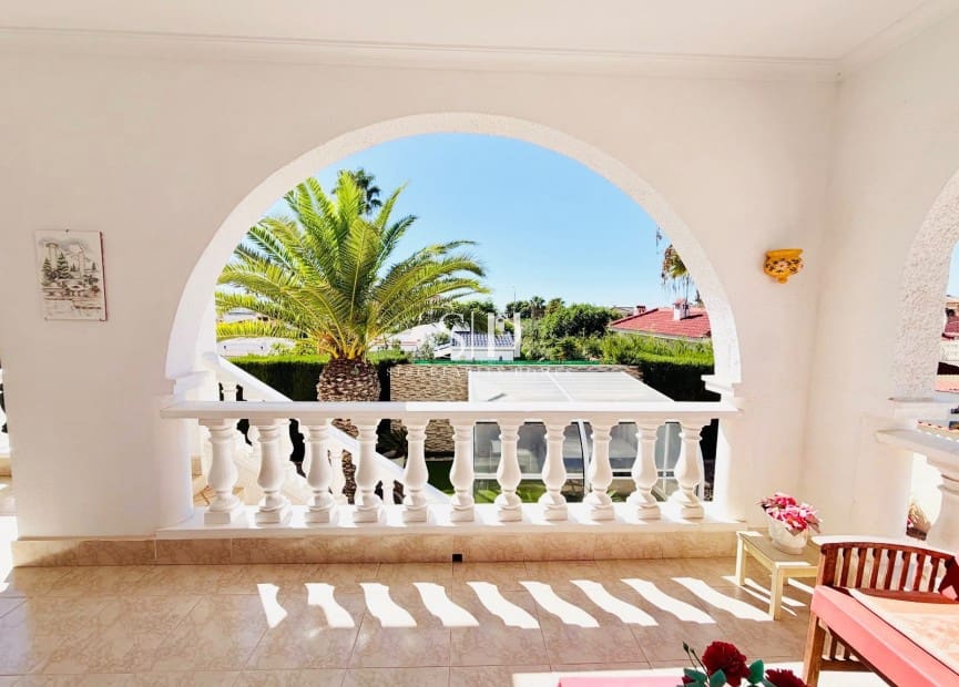 Chalet de 4 habitaciones en Ciudad Quesada en venta con piscina garaje - 699.000 € (Ref: 10077191)