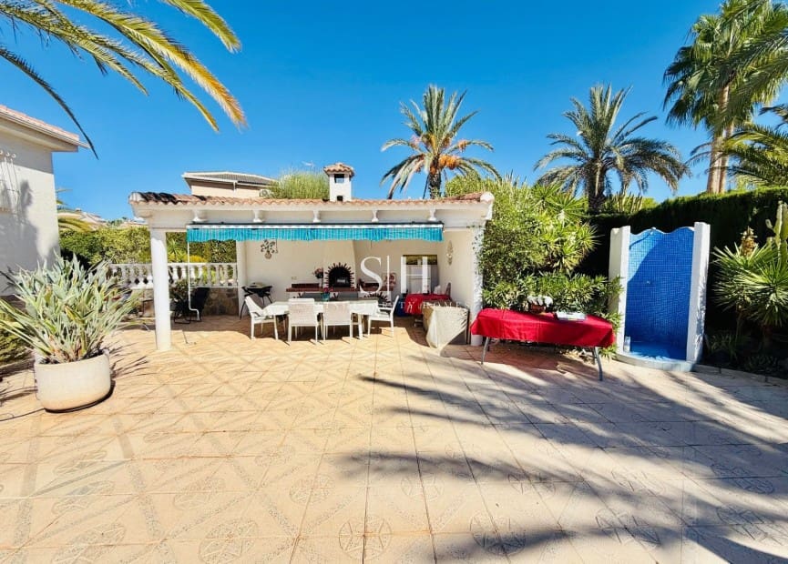 Chalet de 4 habitaciones en Ciudad Quesada en venta con piscina garaje - 699.000 € (Ref: 10077191)