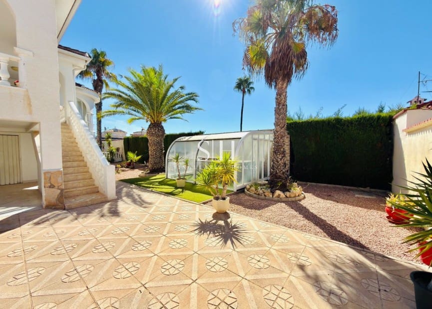 Chalet de 4 habitaciones en Ciudad Quesada en venta con piscina garaje - 699.000 € (Ref: 10077191)