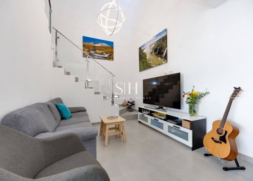 4 bedroom Villa for sale in Benijofar with pool - € 479,000 (Ref: 10093795)