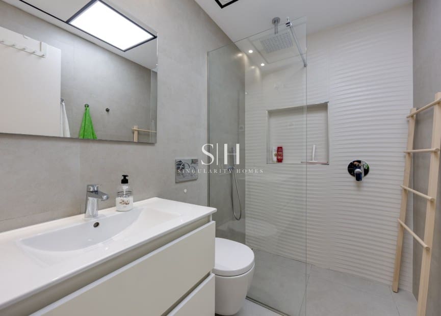 4 bedroom Villa for sale in Benijofar with pool - € 479,000 (Ref: 10093795)