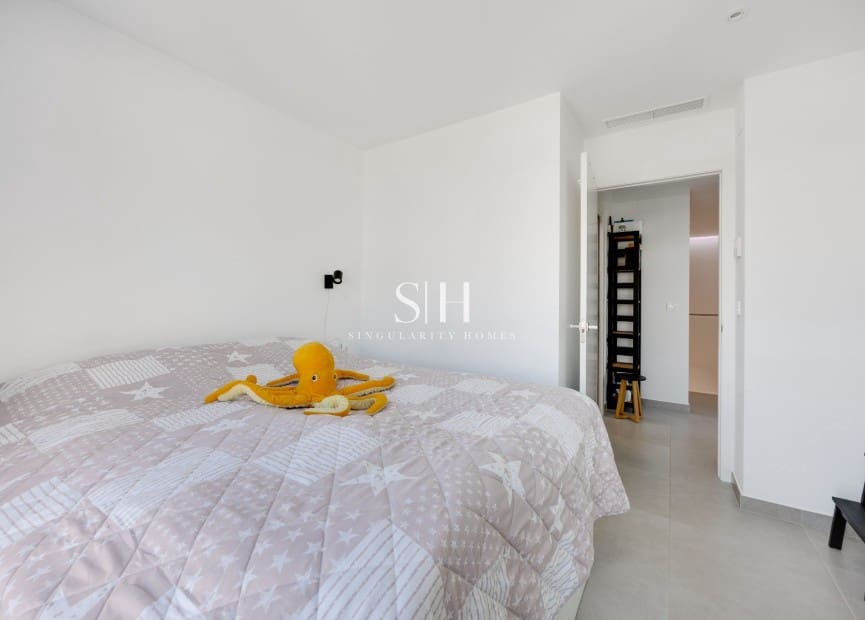 4 bedroom Villa for sale in Benijofar with pool - € 479,000 (Ref: 10093795)