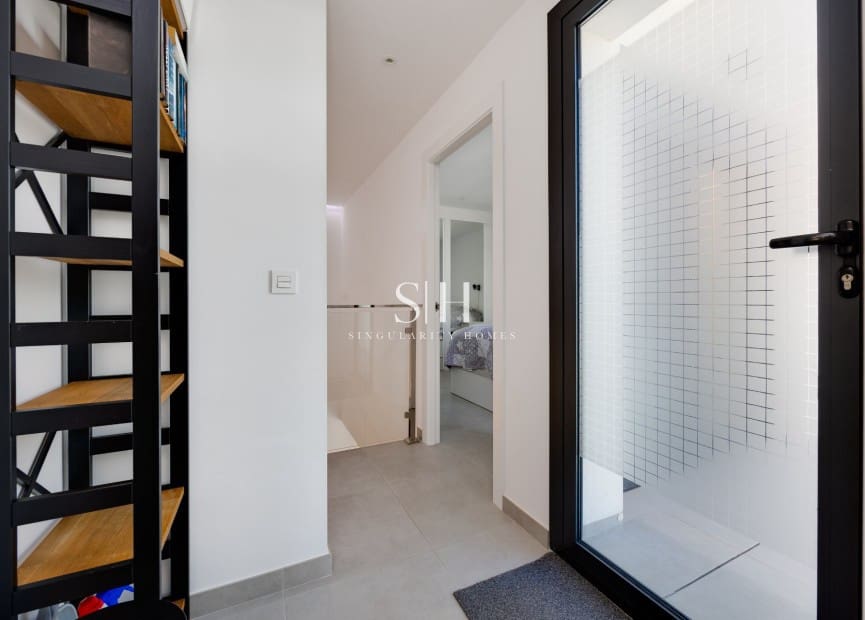 4 bedroom Villa for sale in Benijofar with pool - € 479,000 (Ref: 10093795)