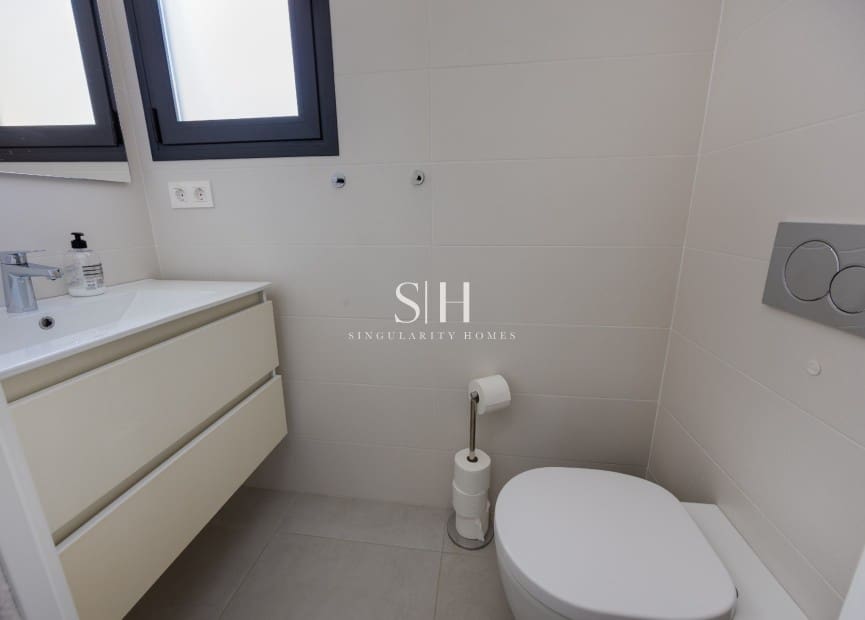 4 bedroom Villa for sale in Benijofar with pool - € 479,000 (Ref: 10093795)