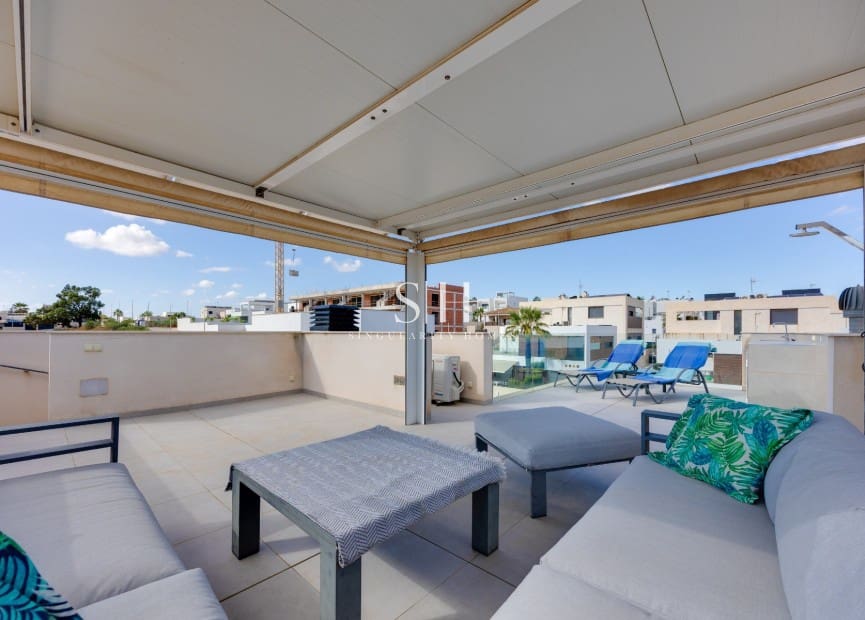 4 bedroom Villa for sale in Benijofar with pool - € 479,000 (Ref: 10093795)