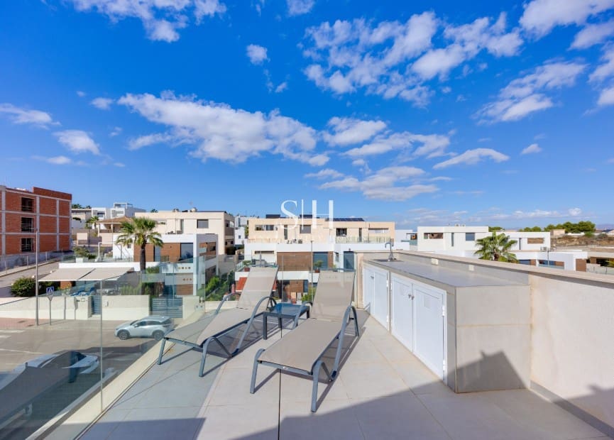 4 bedroom Villa for sale in Benijofar with pool - € 479,000 (Ref: 10093795)