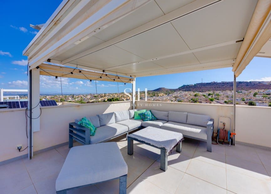 4 bedroom Villa for sale in Benijofar with pool - € 479,000 (Ref: 10093795)