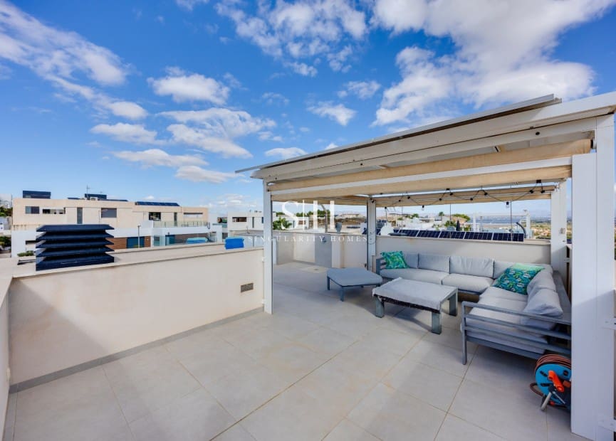 4 bedroom Villa for sale in Benijofar with pool - € 479,000 (Ref: 10093795)