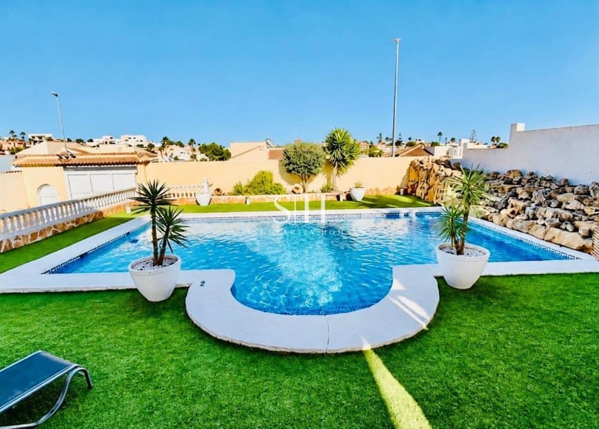 4 sovrum Villa till salu i Ciudad Quesada med pool garage - 569 000 € (Ref: 10103630)
