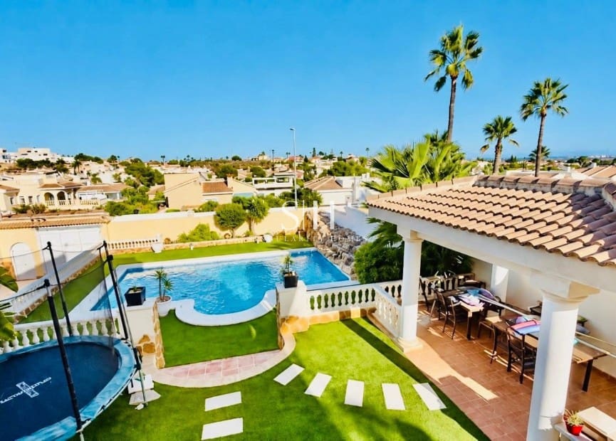 4 sovrum Villa till salu i Ciudad Quesada med pool garage - 569 000 € (Ref: 10103630)