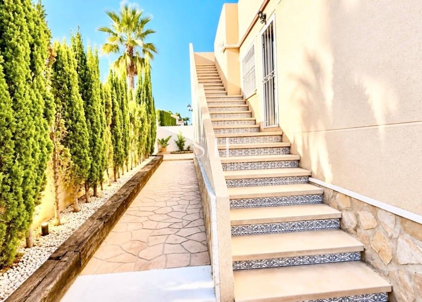 4 sovrum Villa till salu i Ciudad Quesada med pool garage - 569 000 € (Ref: 10103630)