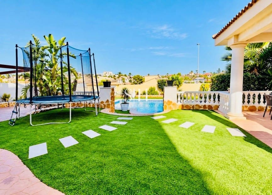 4 sovrum Villa till salu i Ciudad Quesada med pool garage - 569 000 € (Ref: 10103630)
