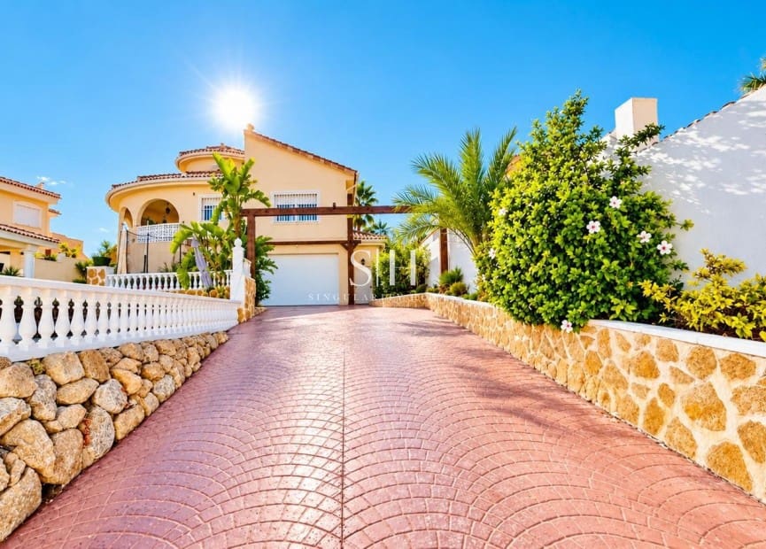 4 sovrum Villa till salu i Ciudad Quesada med pool garage - 569 000 € (Ref: 10103630)