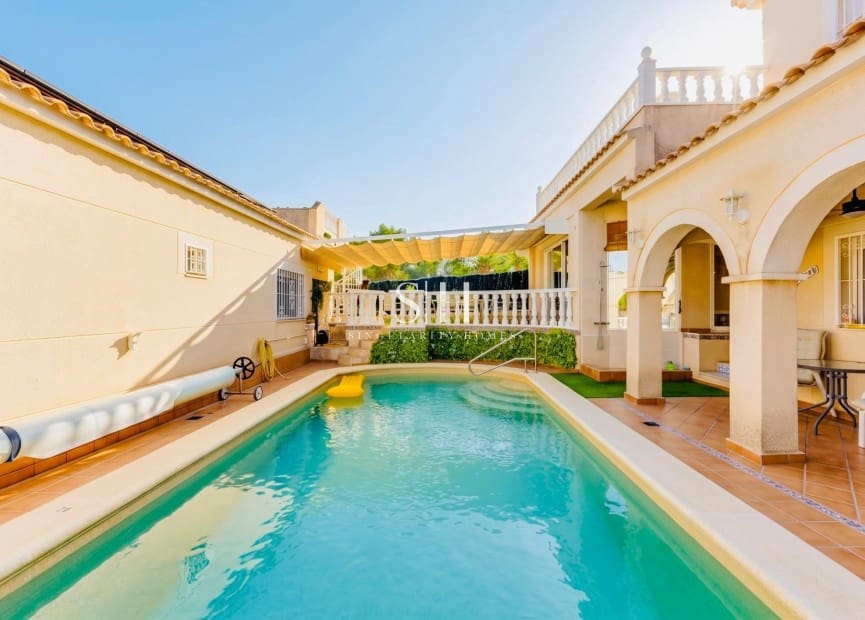 4 soverom Villa til salgs i San Miguel de Salinas med svømmebasseng - € 575 000 (Ref: 10140462)