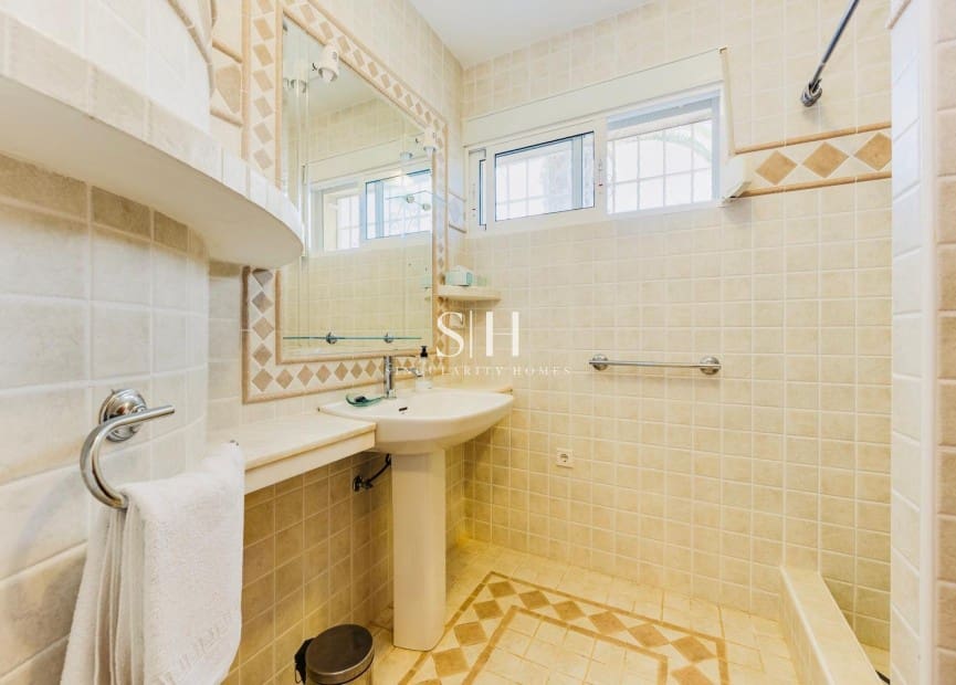 4 soverom Villa til salgs i San Miguel de Salinas med svømmebasseng - € 575 000 (Ref: 10140462)