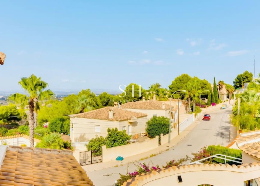 4 soverom Villa til salgs i San Miguel de Salinas med svømmebasseng - € 575 000 (Ref: 10140462)