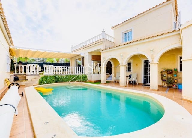 4 soverom Villa til salgs i San Miguel de Salinas med svømmebasseng - € 575 000 (Ref: 10140462)