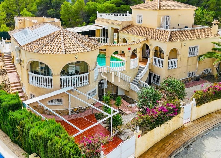 4 soverom Villa til salgs i San Miguel de Salinas med svømmebasseng - € 575 000 (Ref: 10140462)