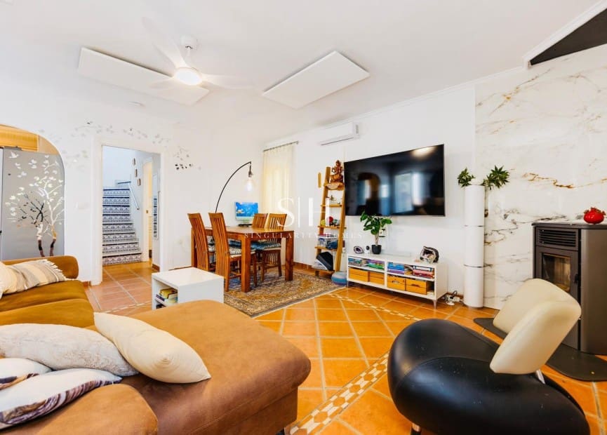 4 soverom Villa til salgs i San Miguel de Salinas med svømmebasseng - € 575 000 (Ref: 10140462)
