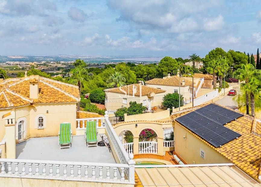 4 soverom Villa til salgs i San Miguel de Salinas med svømmebasseng - € 575 000 (Ref: 10140462)