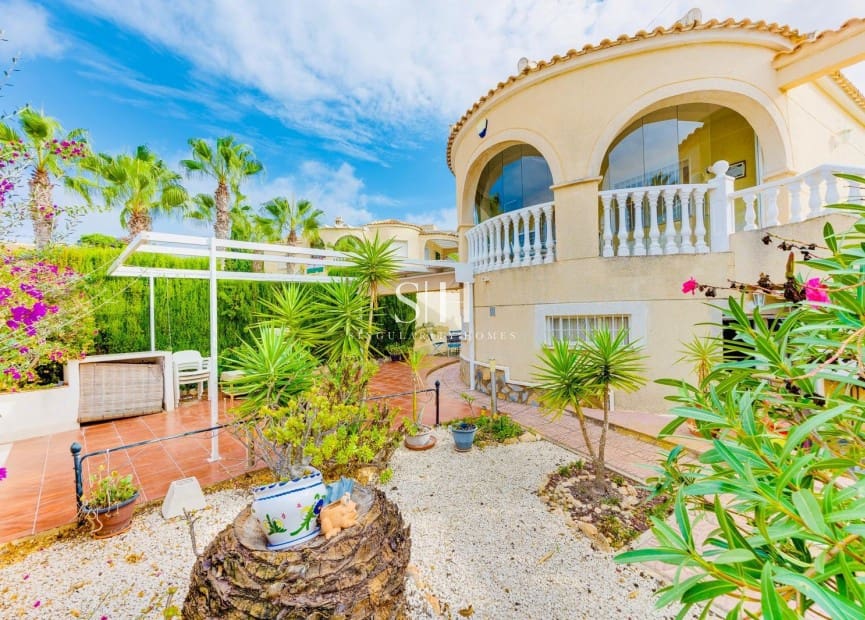 4 soverom Villa til salgs i San Miguel de Salinas med svømmebasseng - € 575 000 (Ref: 10140462)