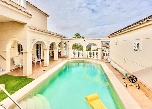 4 soverom Villa til salgs i San Miguel de Salinas med svømmebasseng - € 575 000 (Ref: 10140462)