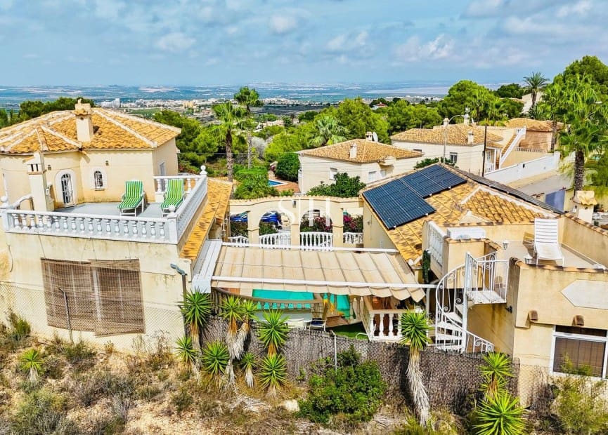 4 soverom Villa til salgs i San Miguel de Salinas med svømmebasseng - € 575 000 (Ref: 10140462)