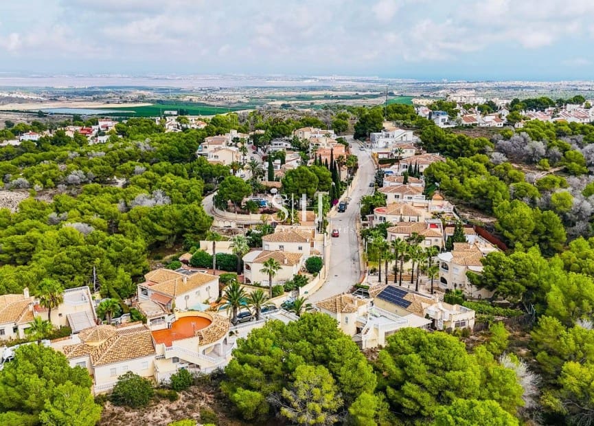 4 soverom Villa til salgs i San Miguel de Salinas med svømmebasseng - € 575 000 (Ref: 10140462)